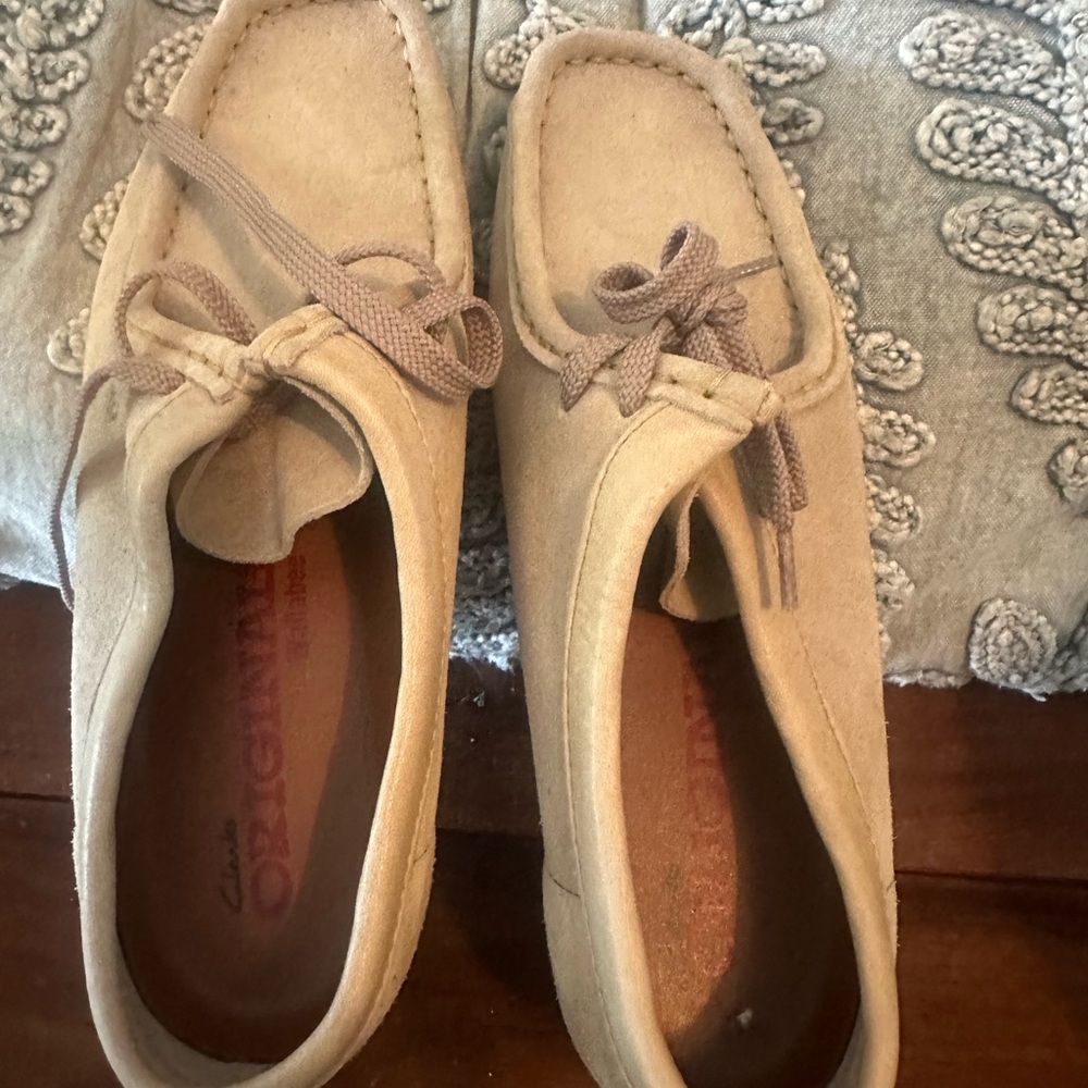 Clark’s Wallabee Suede Leather Lace-ups.
